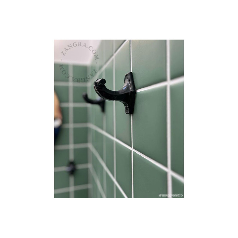 Pure Porcelain wall hook – black Zangra