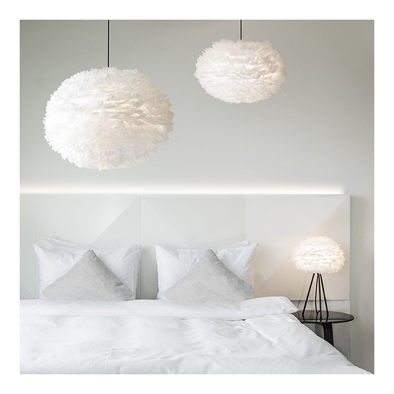 White lamp with feathers Eos XL UMAGE